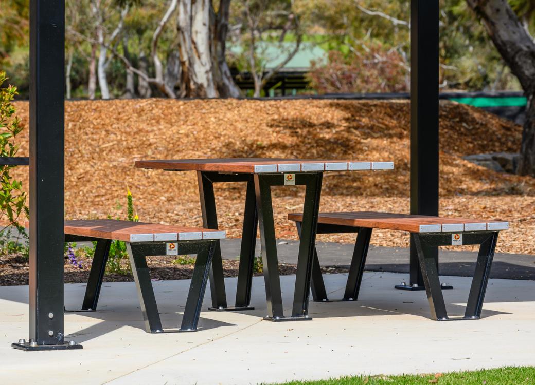 Monaco Aluminium Table Setting - Image 3