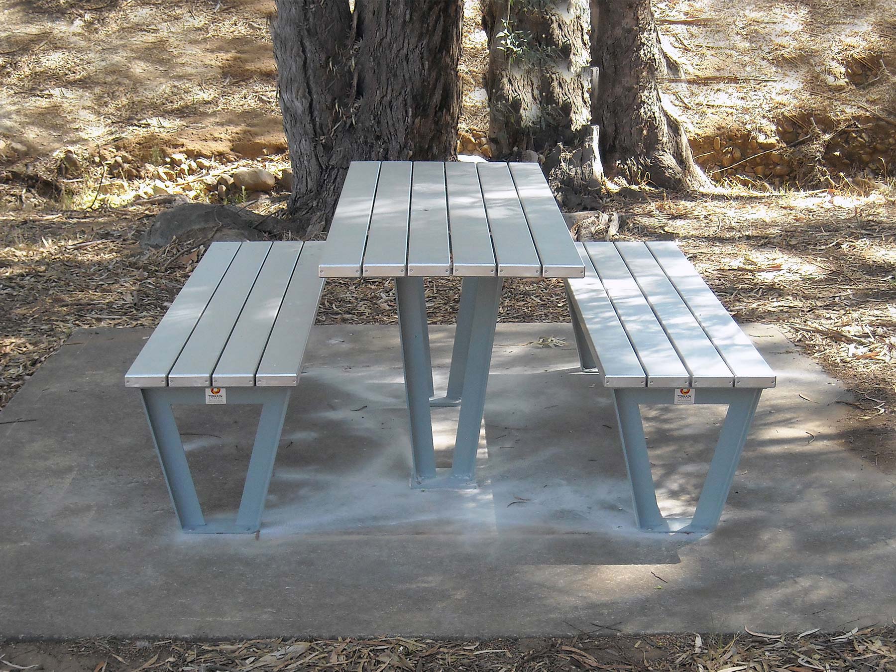 Monaco Aluminium Table Setting