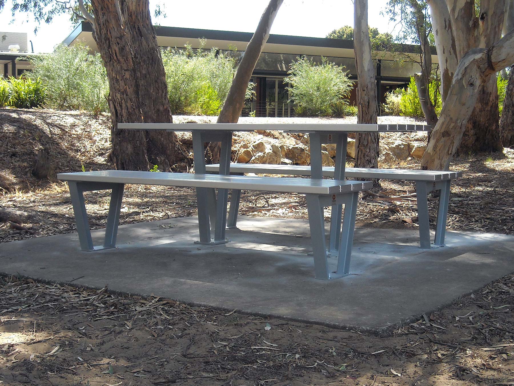 Monaco Aluminium Table Setting