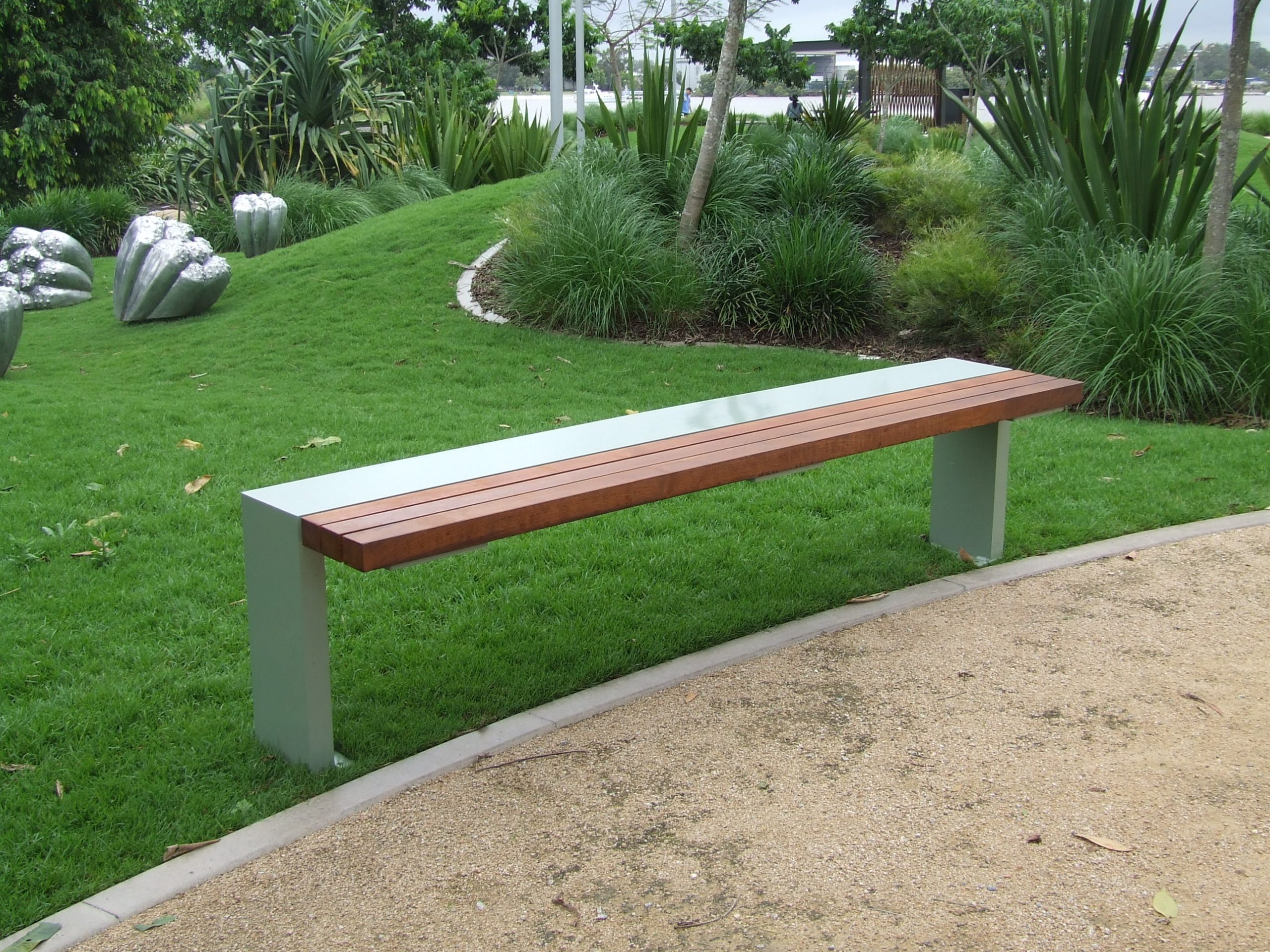 Monarch bench Timber
